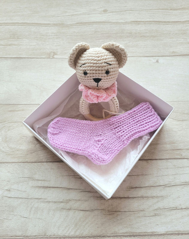 kramtuko barškučio ir kojinaičių komplektas kojinaitės 9 cm dovana kūdykiui