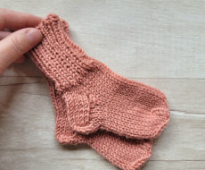  kojinaitės naujagimiui 100 merino vilna 9cm pėdutė pirmosios kojinaitės