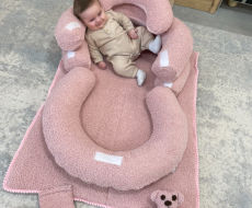 Sėdinukas kūdikiui 6in1 „teddy pink“ – 3 atramos pagalvės  žaidimų kilimėlis 