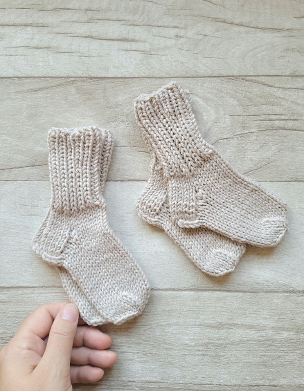 Kojinaičių komplektas dvi poros 10 cm merino vilna pirmosios kojinaitės 