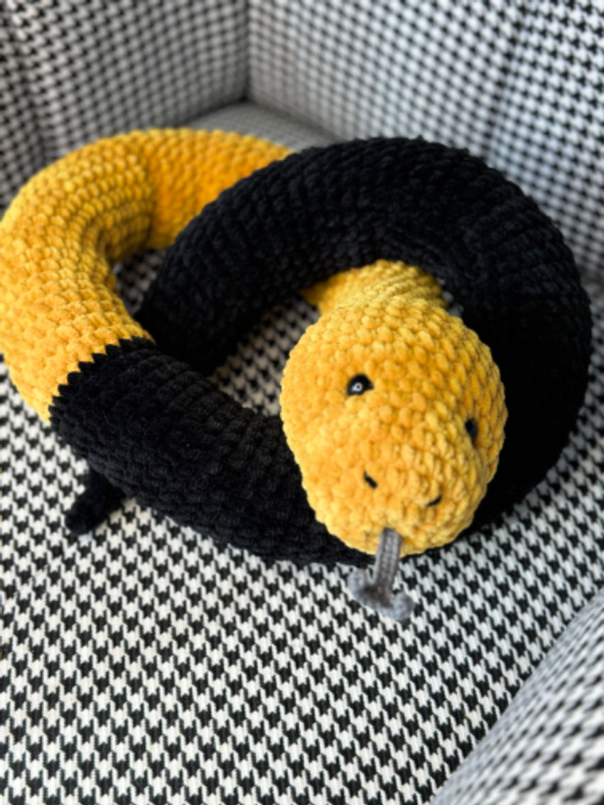 Rankų darbo pliušinis žaislas -gyvatė ilgis apie 130cm žaislai | minkšti | rankų darbo pliušinis žaislas -gyvatė il
