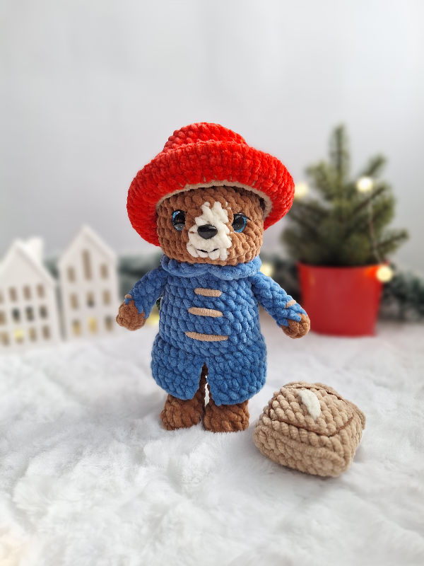 Rankų darbo pliušinis žaislas - meškiukas padingtonas aukštis 24 cm