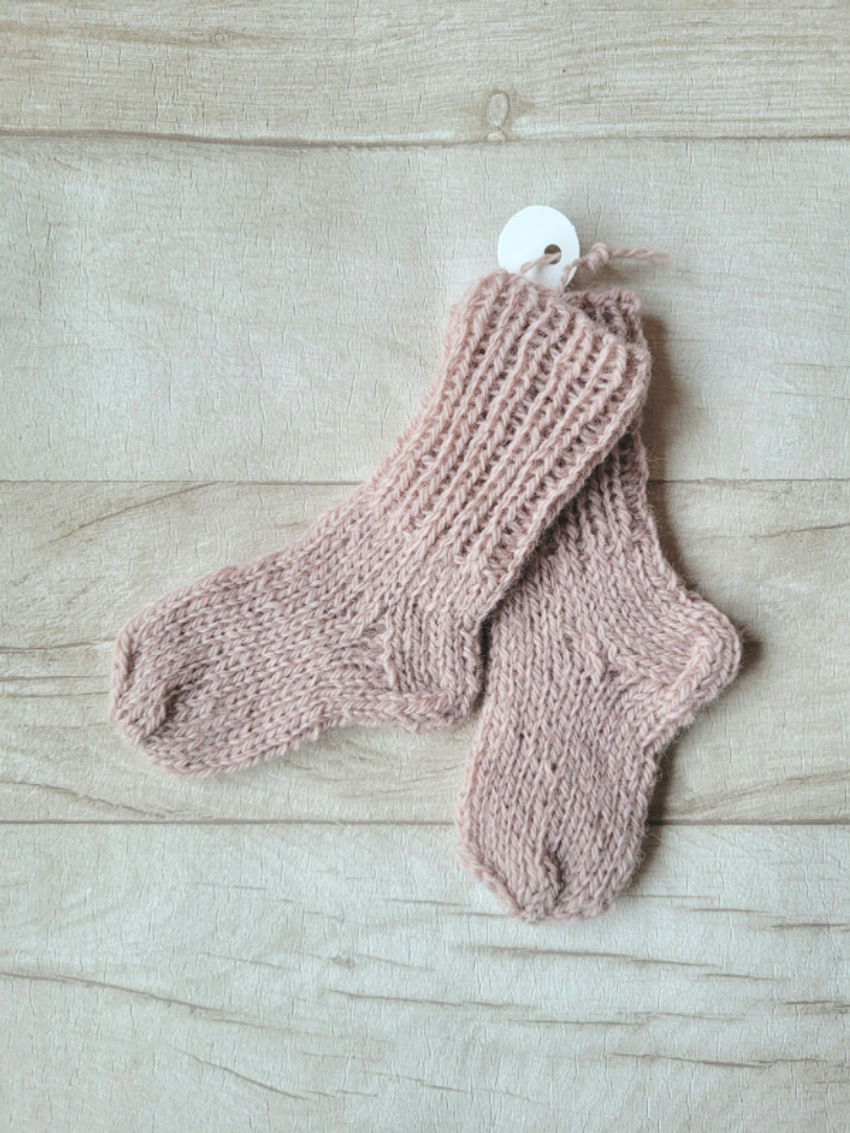 Vilnos kojinaitės 9 cm pirmosios kojinaitės dovana naujagimiui avalynė | kojinės | vilnos kojinaitės 9 cm pirmosios kojina