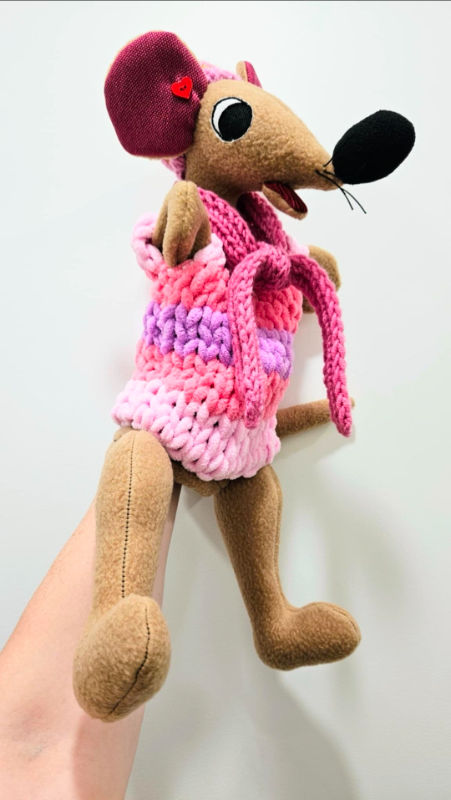 Pirštininė lėlė - rudoji pelytė užsideda ant rankos tinka vaidinimui 