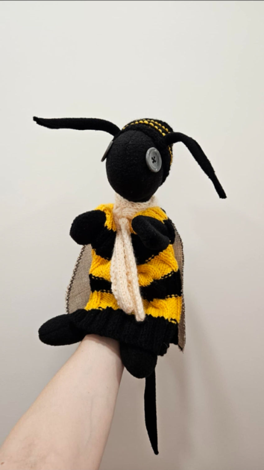 Pirštininė lėlė bitutėužsidedama ant rankos 35 cm ilgio žaislai | lavinamieji | pirštininė lėlė bitutėužsidedama ant ran
