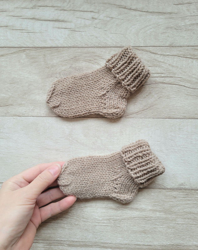 Merino vilnos kojinaitės 10 cm pirmosios kojinaitės dovana naujagimiui