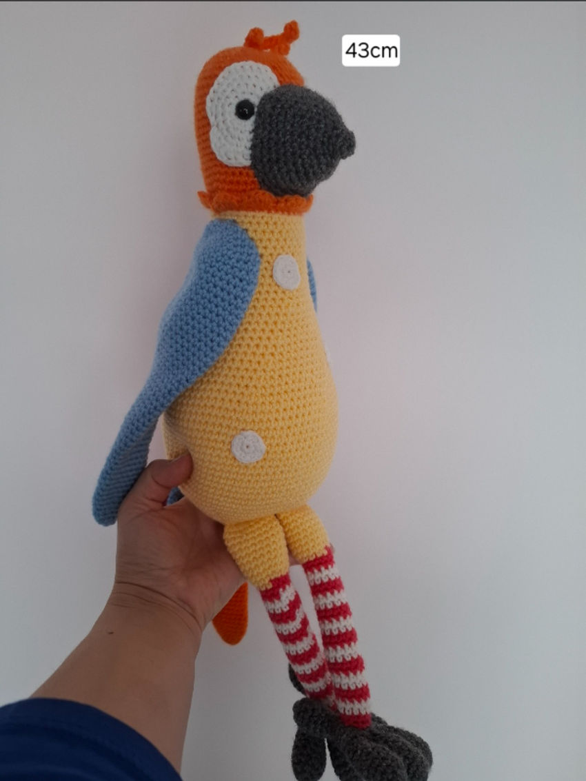 žaislai | minkšti | rankų darbo nerta - papūga aukštis 43cm 