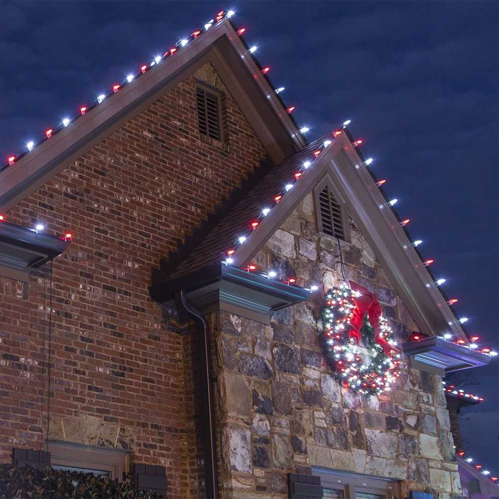 Featured Image of Hanging Outdoor Christmas Lights In Roof
