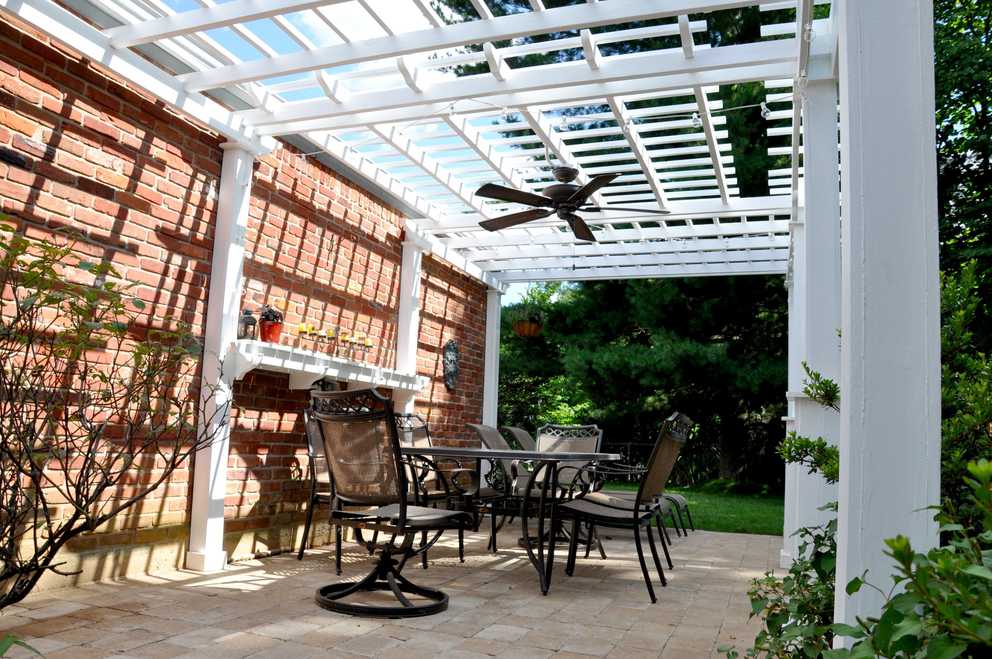 Featured Image of Outdoor Ceiling Fans Under Pergola