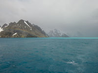 South Georgia in de mist. © Julien Herremans