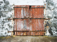 Een oude schuur met bijhorende poort. © Billy Herman