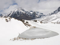 De bergen van de Himalaya beginnen hier! © Bernard Van Elegem