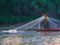 Pêche à la bouteille. © Rudi Delvaux