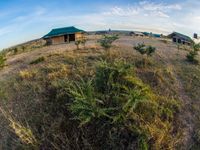 Een typisch tented camp midden in de natuur © Billy Herman