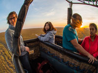 Zonsopkomst vanuit een luchtballon boven de Masai Mara is een ervaring om stil van te worden. © Billy Herman