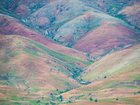 Les collines colorées de Madagascar. © Billy Herman