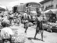 Un marché locale attire beaucoup de monde. © Billy Herman