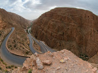 Gorges du Dades heeft naast een kans op het zien van de havikarend ook gewoon spectaculaire vergezichten. © Billy Herman