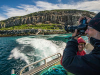 Een boottrip naar Hornoya, het zeevogeleiland nabij Vardo, staat uiteraard gepland. © Billy Herman