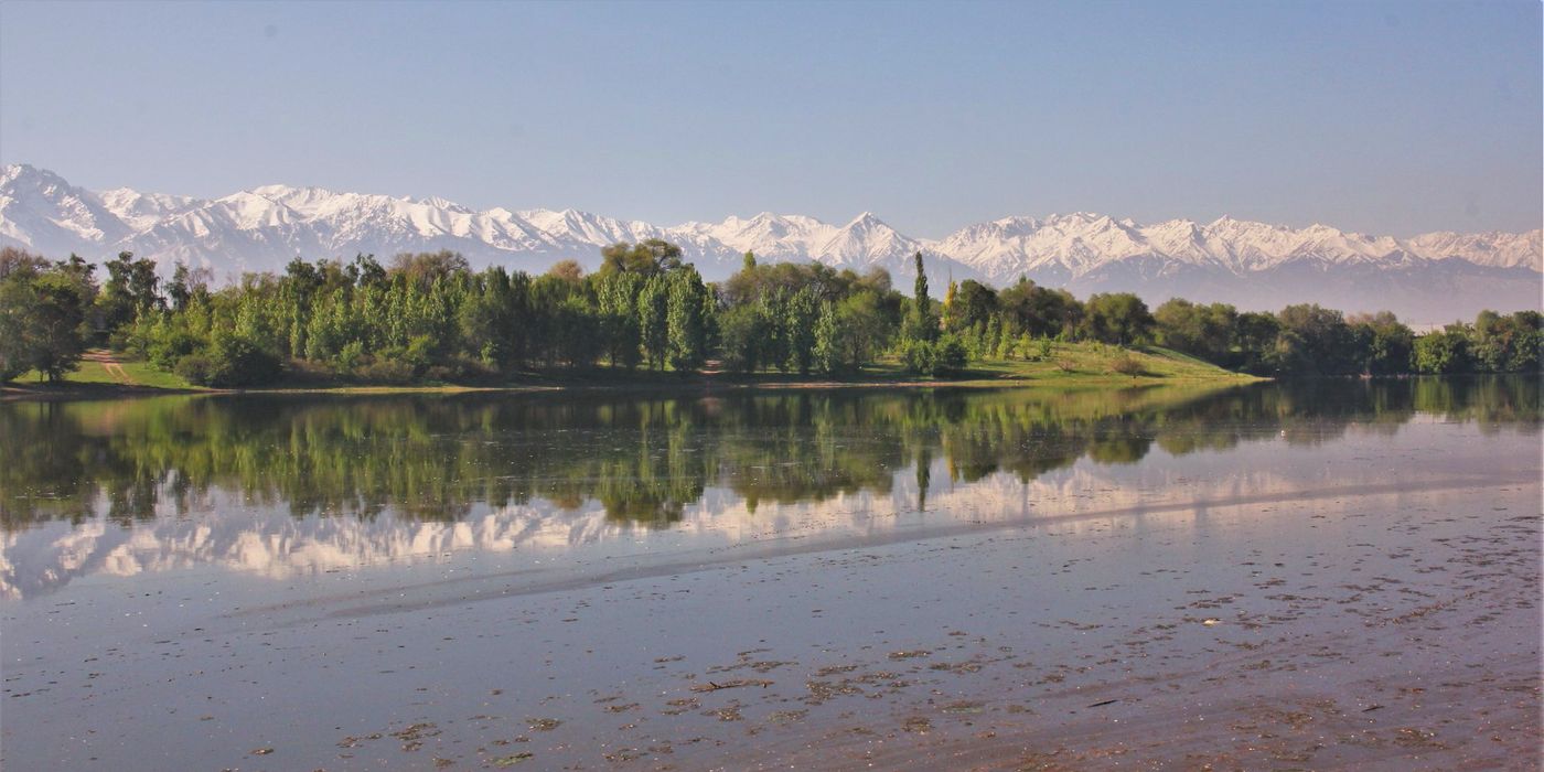12 Een rustgevend beeld met op de achtergrond het hooggebergte van de Altai. © Sabine Ongenae