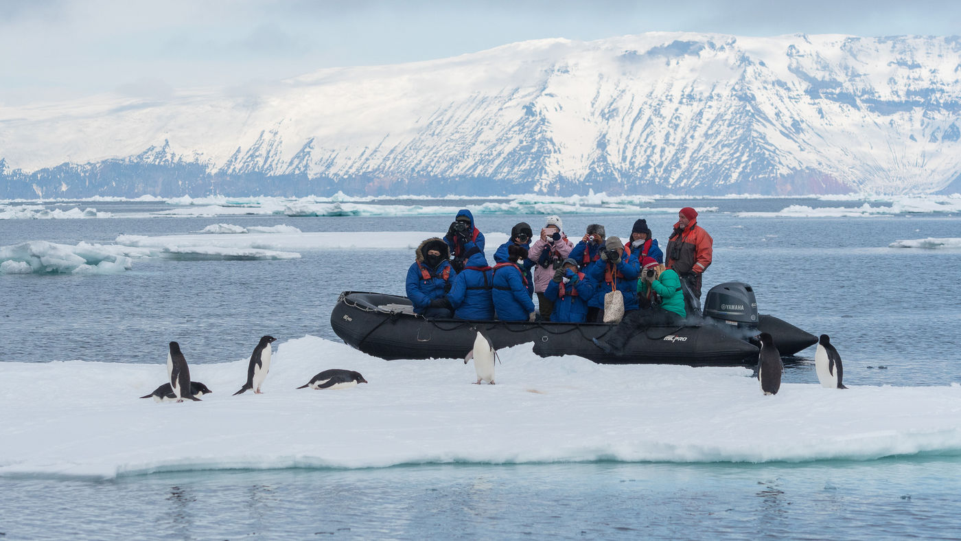 Zodiaccruisen nabij Cape Adare. © L. Gwynn / Heritage Expeditions