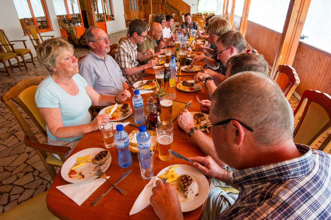 Op tijd en stond wordt er gestopt, hier voor een traditionele hap. © Billy Herman