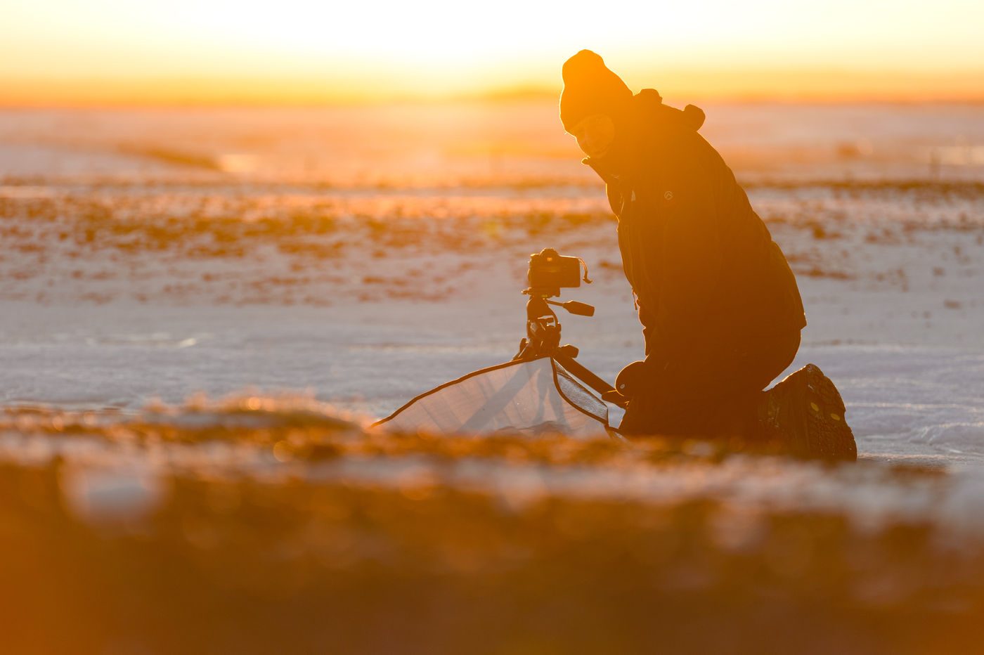 Sfeerbeeld van het fotograferen op de ijsvlakten. © Bart Heirweg