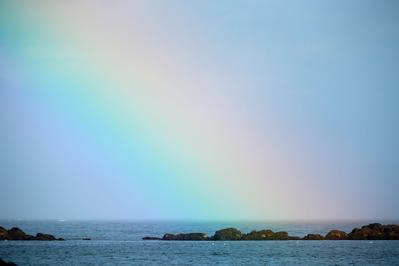 IJslandJohanVerbanck (253 van 352) Een regenboog toont zich boven de Noordelijke IJszee. © Johan Verbanck