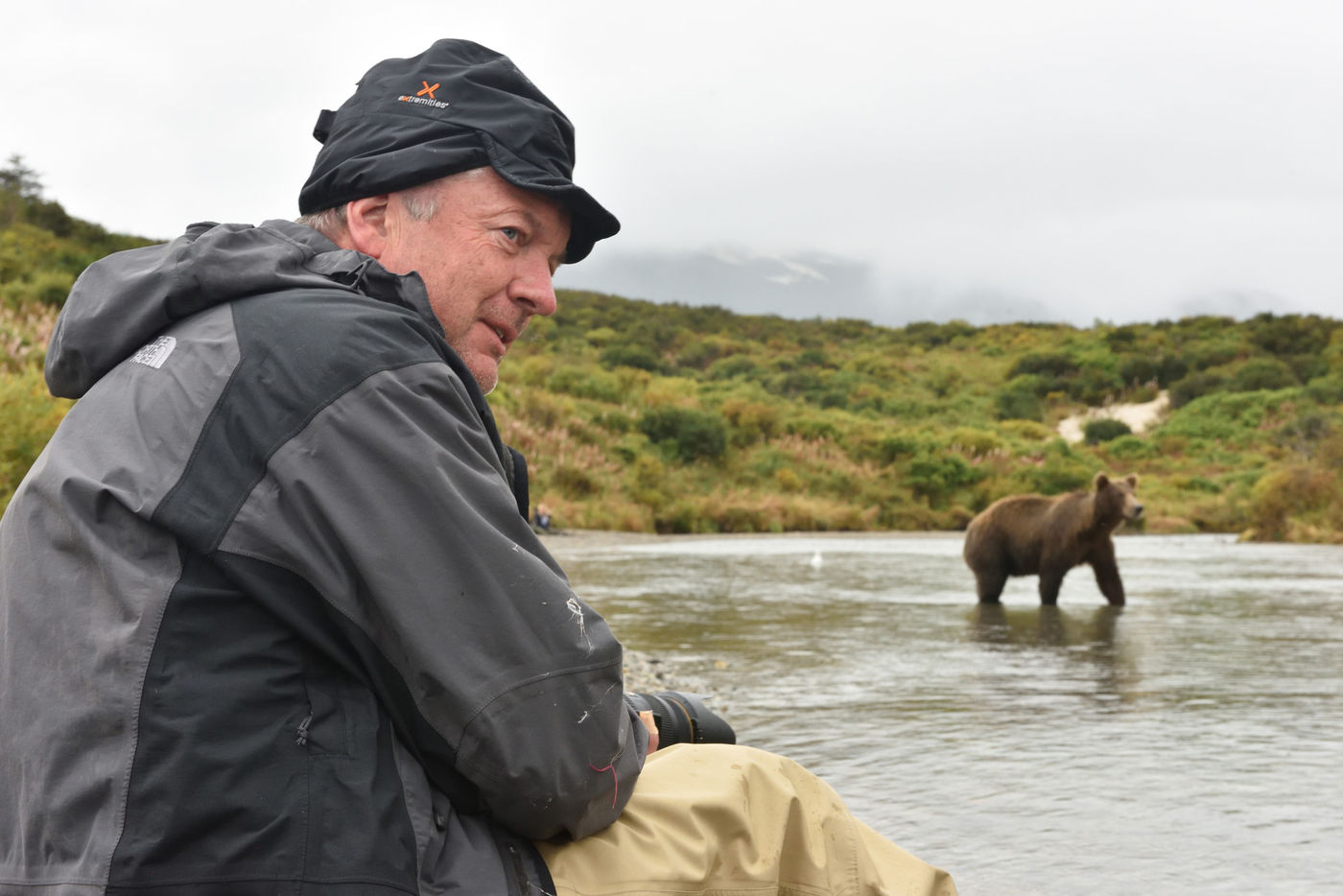 Katmai_Yves-Adams_USA-Alaska_2016_foto-photo_STARLING_reizen-tours_Y84-2977-20160904-4076 De indrukwekkende zalmtrek brengt de beren naar de rivier. © Yves Adams