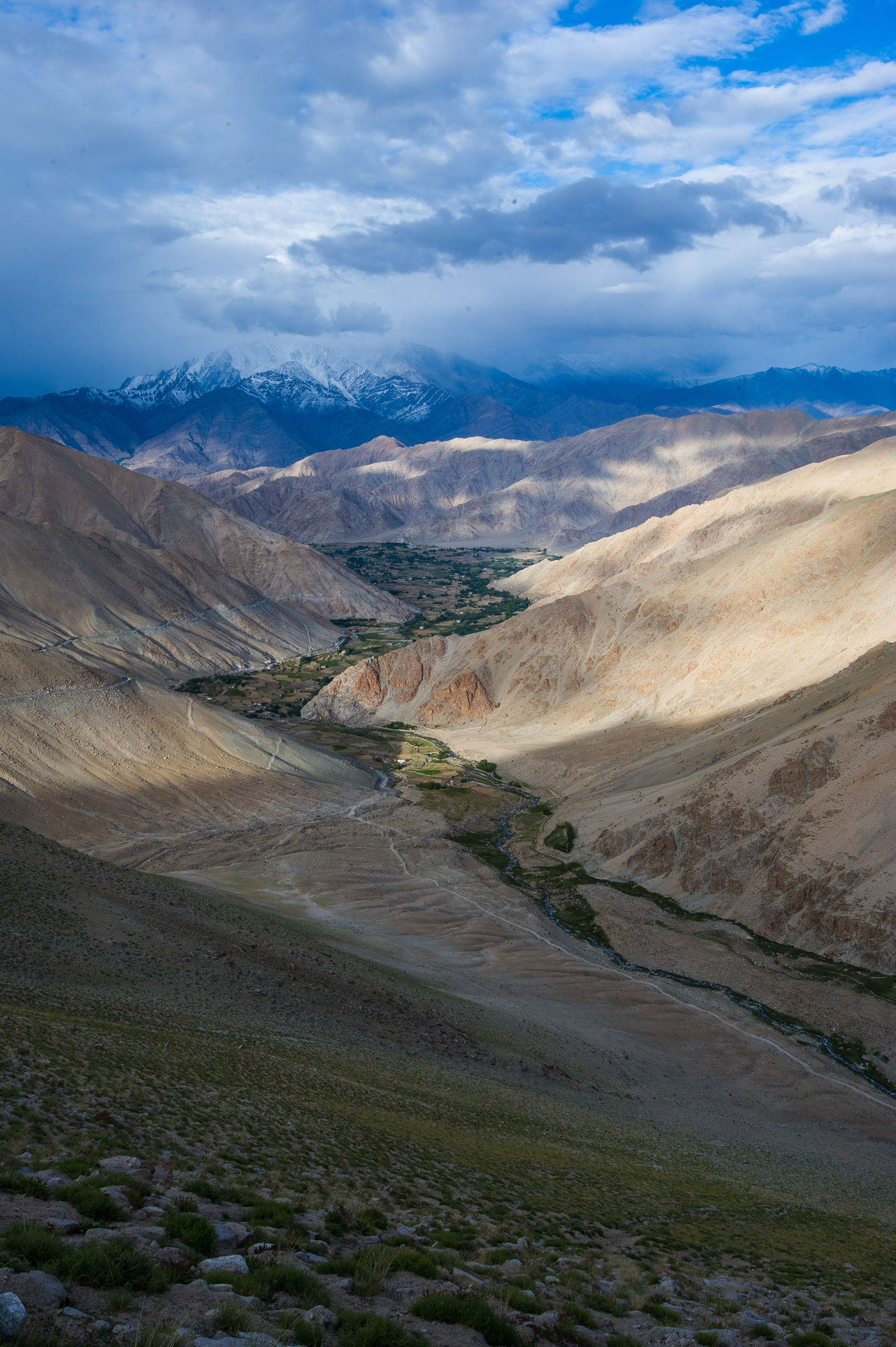 Zicht op een van de valleien te Ladakh. © Billy Herman