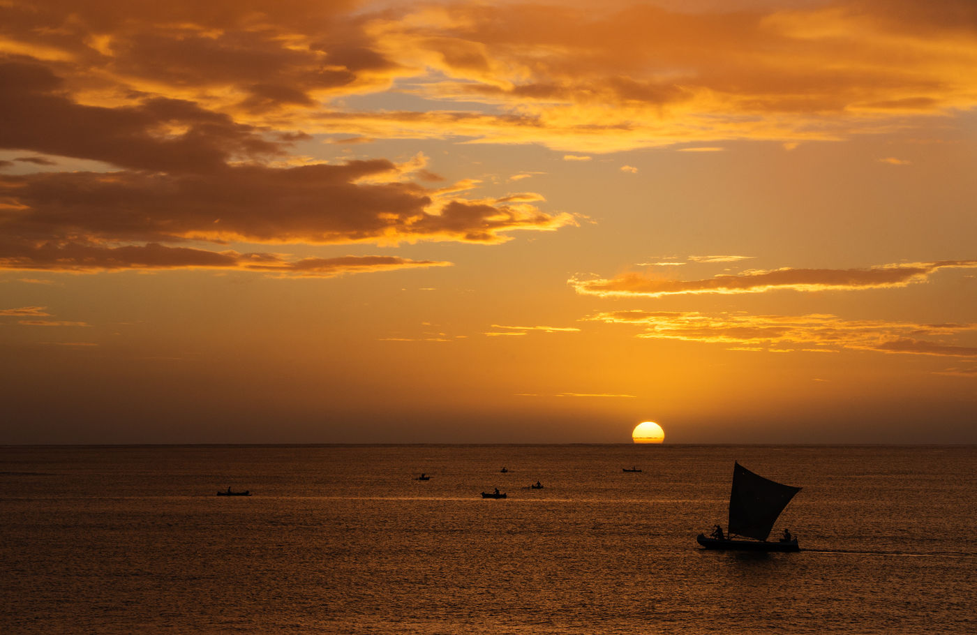 The sun sets at the west coast of the island. © Samuel De Rycke