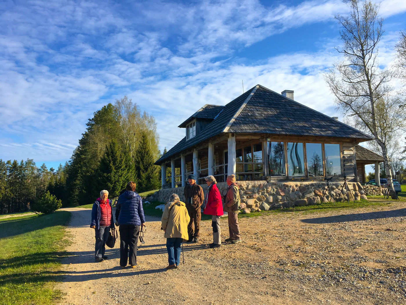 Notre groupe devant le logement à Miškiniškės. © Voyages STARLING