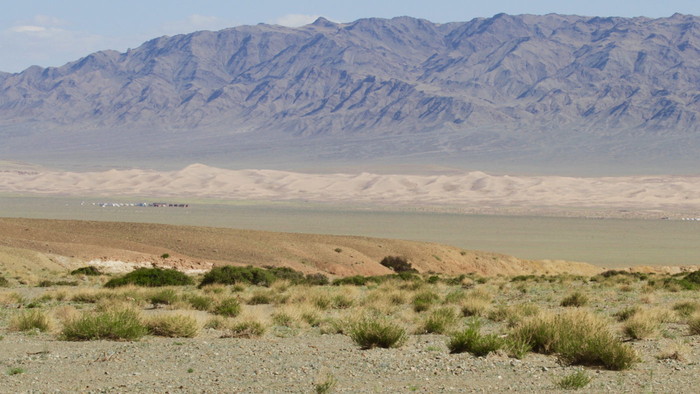 A distant shepherd's camp. © Geert Beckers