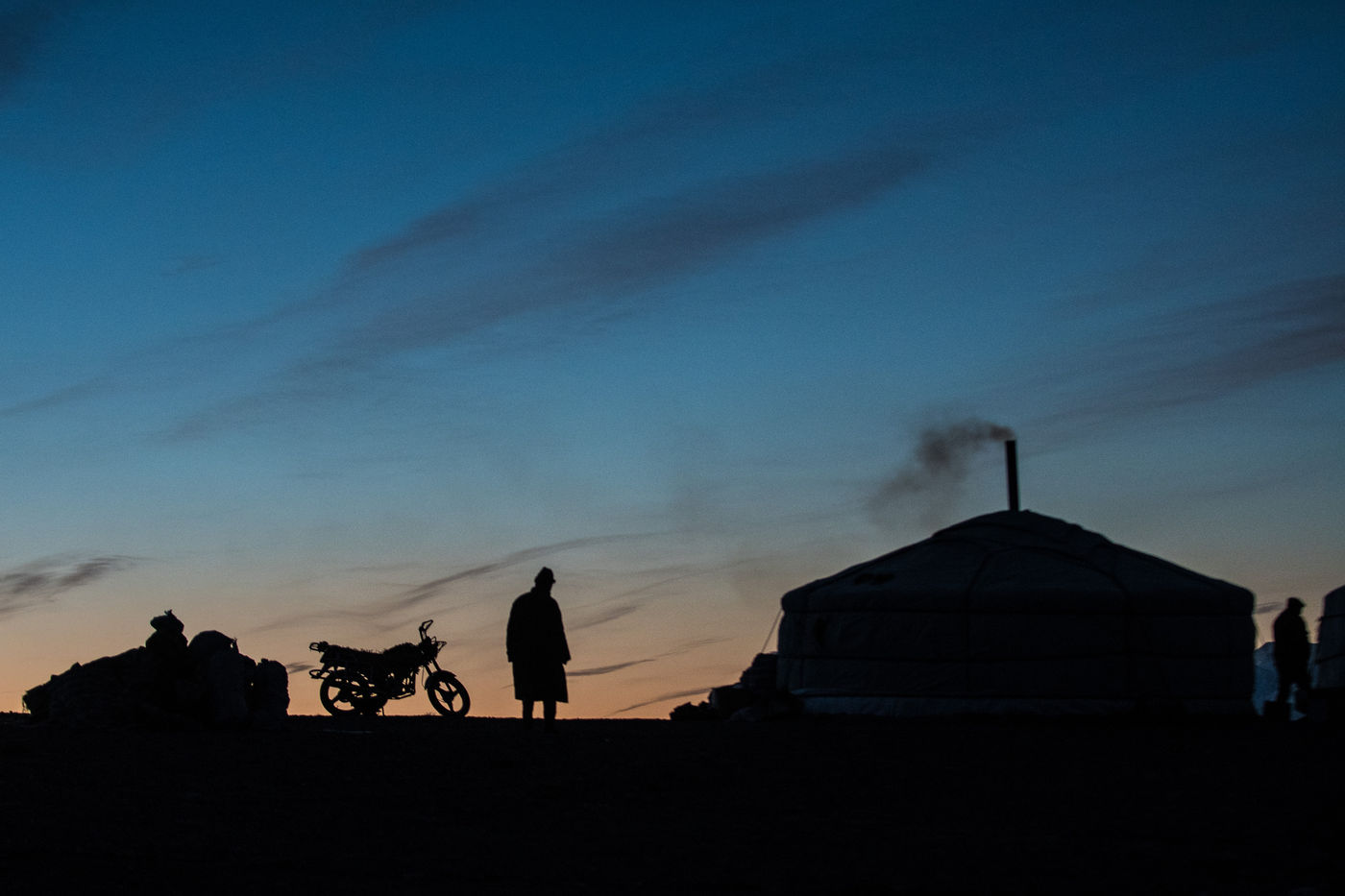 De avond is gevallen over het ger-kamp. © Billy Herman