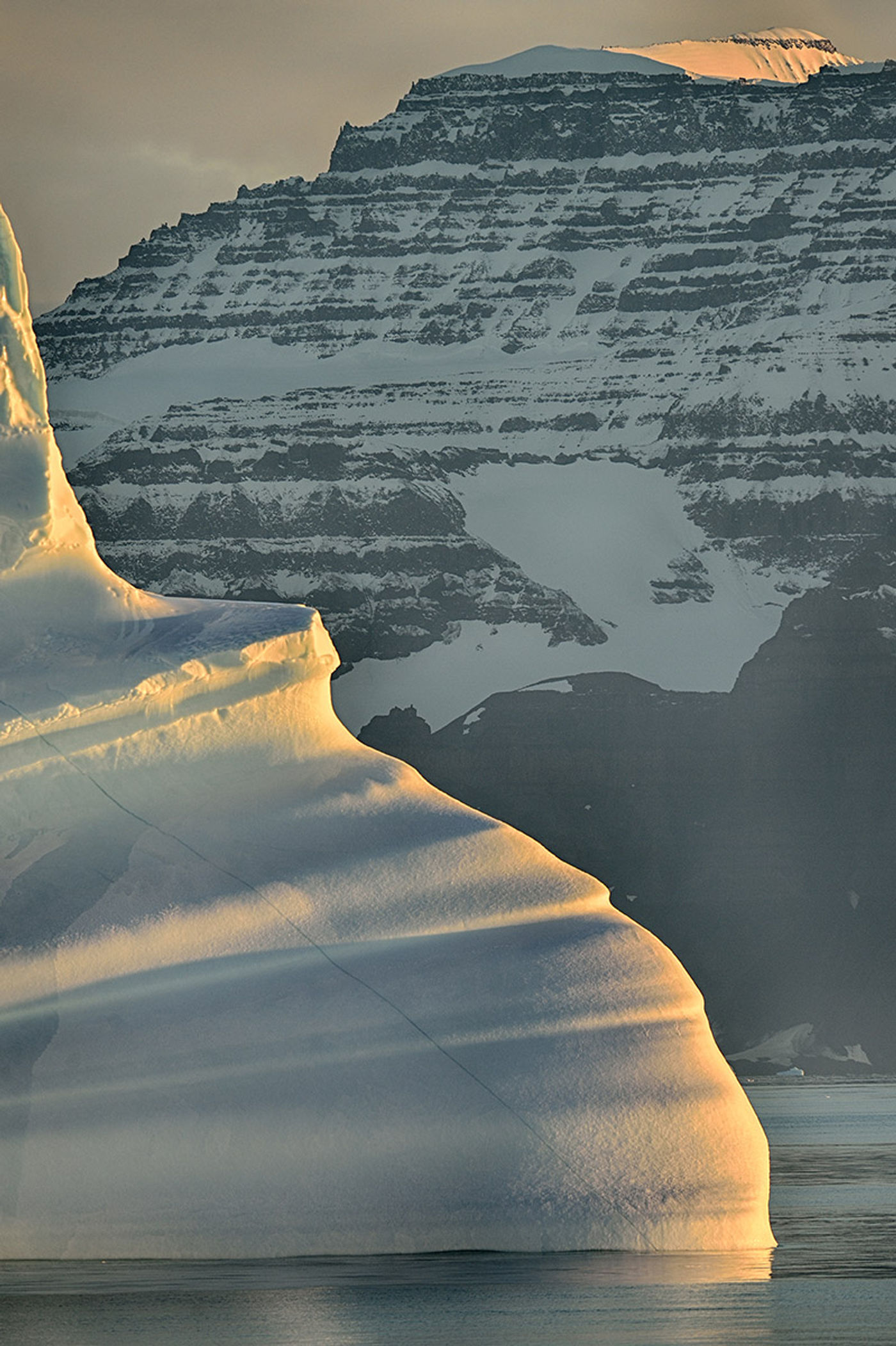 Een sfeerbeeld bij Scoresby Sund. © Yves Adams