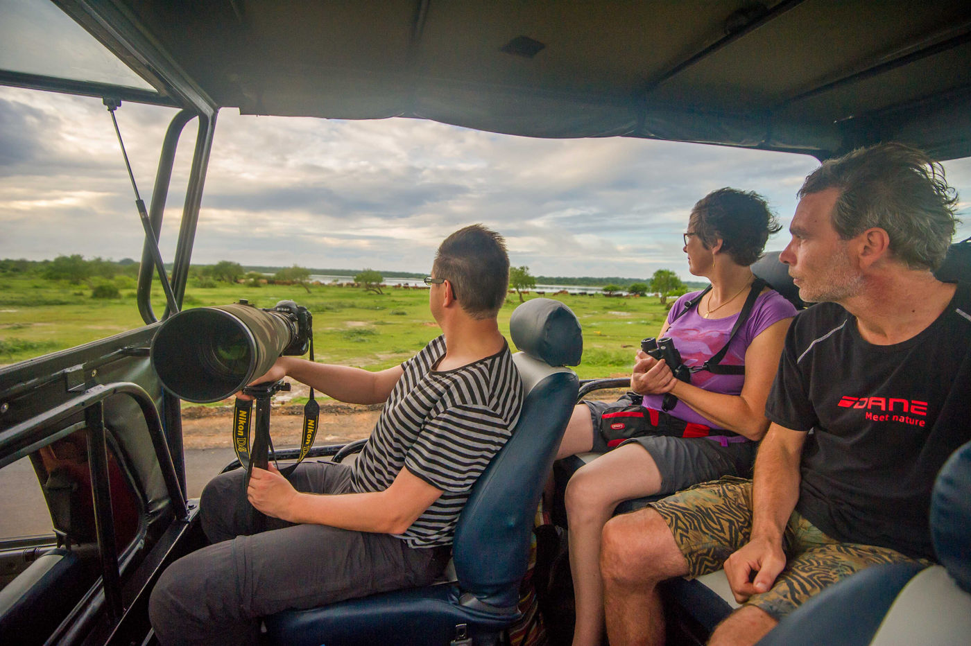 Een ruime safari-jeep is ideaal om de natuur te verkennen. © Billy Herman