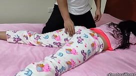 She took advantage of her body massage when she was home alone Sub Engli