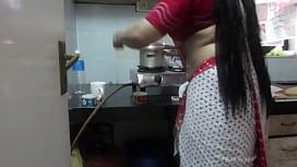 ▶ Leena Bhabhi Hot Navel Housewife 1