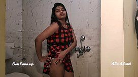 Hot young desi babe filmed full bath video