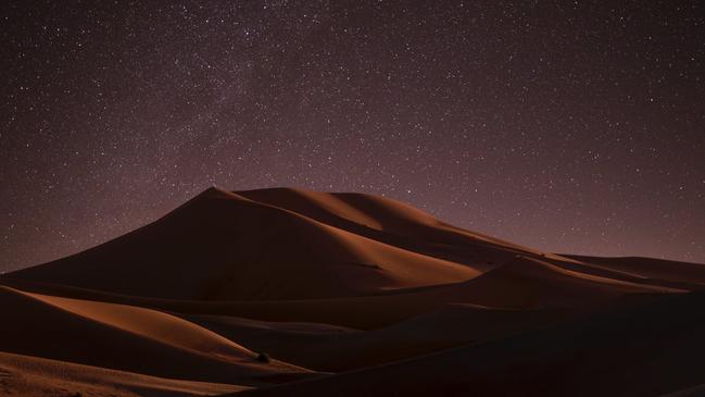لغز بدوي قصير وصعب مكتوب في كتيب 2021