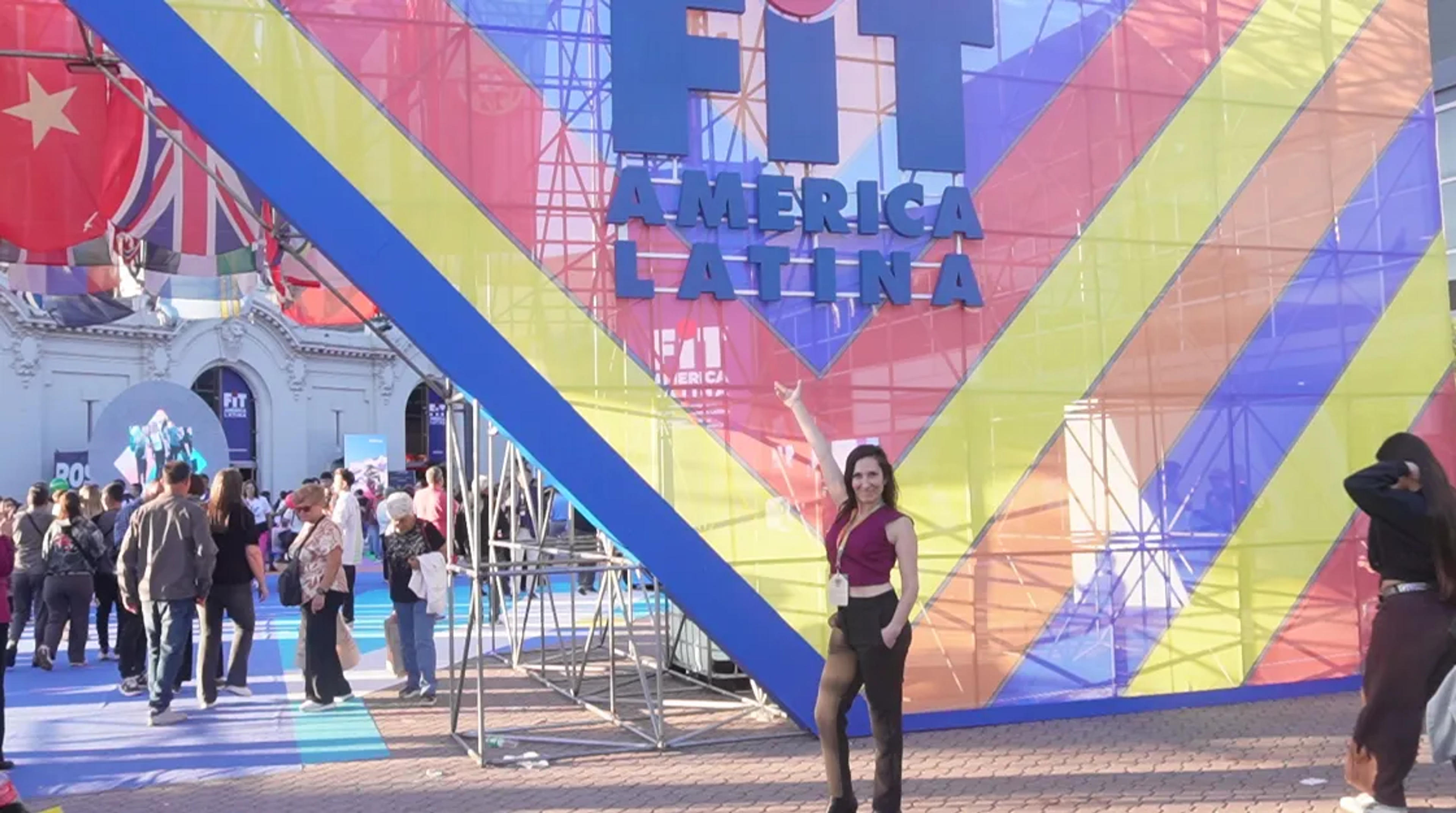 Portada de la nota de Calamuchita en Línea sobre el reconocimiento a Mariela Fernández en los Premios Bitácora Córdoba.