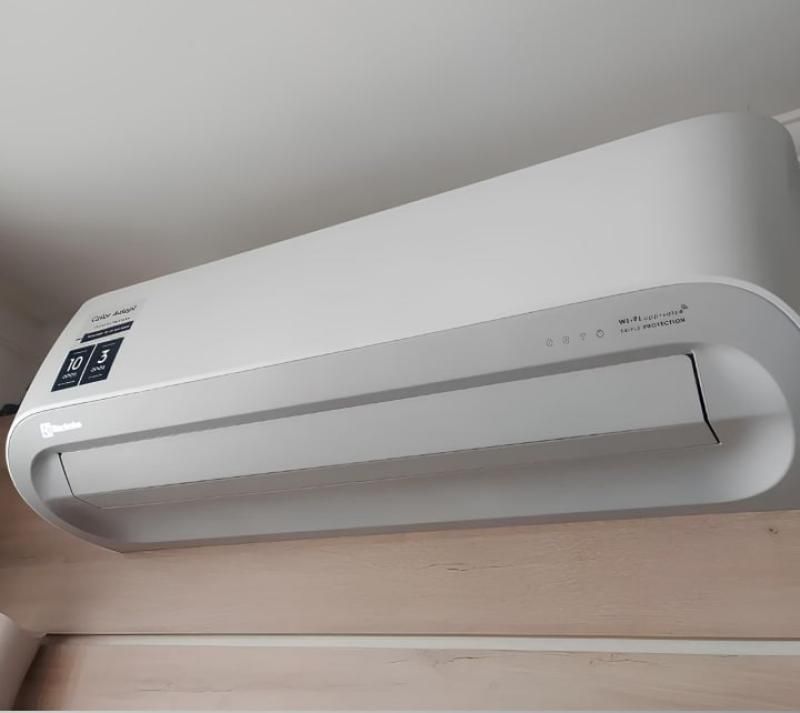 Ar Condicionado Split Hi Wall Electrolux Color Adapt 23000 BTU/h Frio 3124IFBA206 – 220 Volts