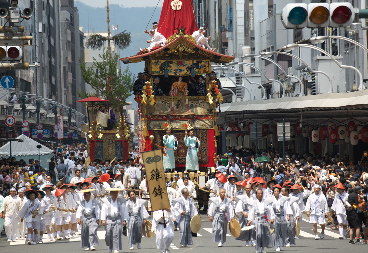似ているようでまったく違う神輿と山車。意外と知らないその正体を解説