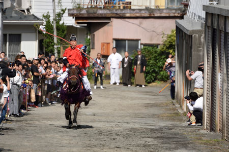 小室浅間神社例大祭・流鏑馬祭りの様子を写した写真