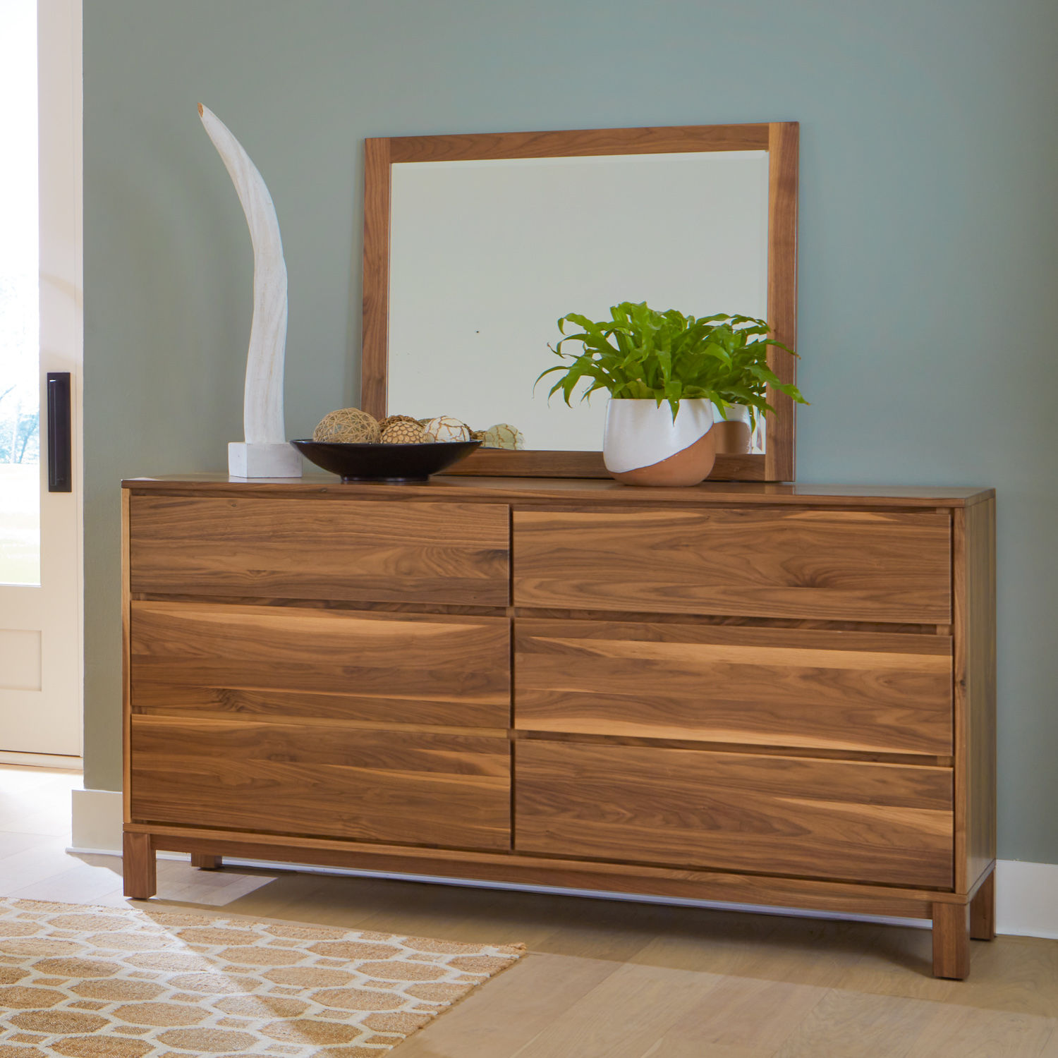 Dresser TAP18572, Mirror 3 TAP18303 in Walnut wood and 100 Natural finish tappan detail