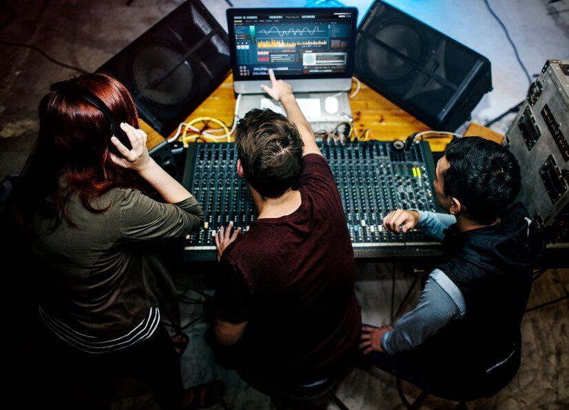 WAVES 2025 Platform for Electronic Music Producers and DJs : ‘Resonate: The EDM Challenge’
