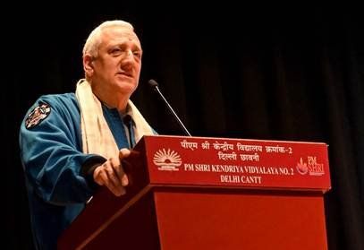 NASA veteran Mr. Mike Massimino interacts with PM SHRI Kendriya Vidyalaya students