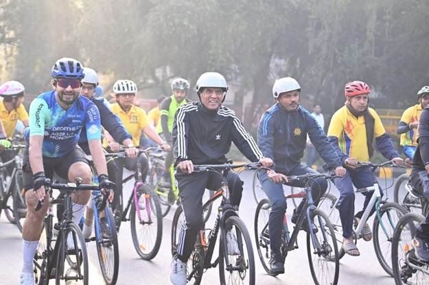 PM Urges Citizens to Continue Fight Against Obesity in Mann Ki Baat