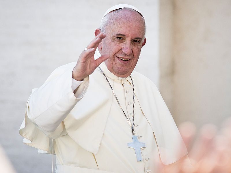 Pope Francis Thanks Volunteers for ‘Miracle of Tenderness’ Amid Recovery
