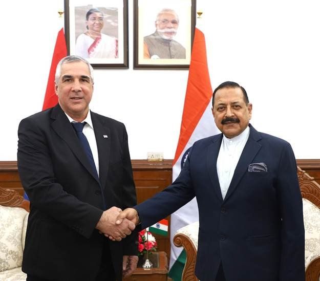 Cuba Deputy Prime Minister, H.E. Dr. Eduardo Martínez Díaz Calls on Union Minister Dr. Jitendra Singh: Focus on Biomanufacturing and Strengthening Science Collaboration